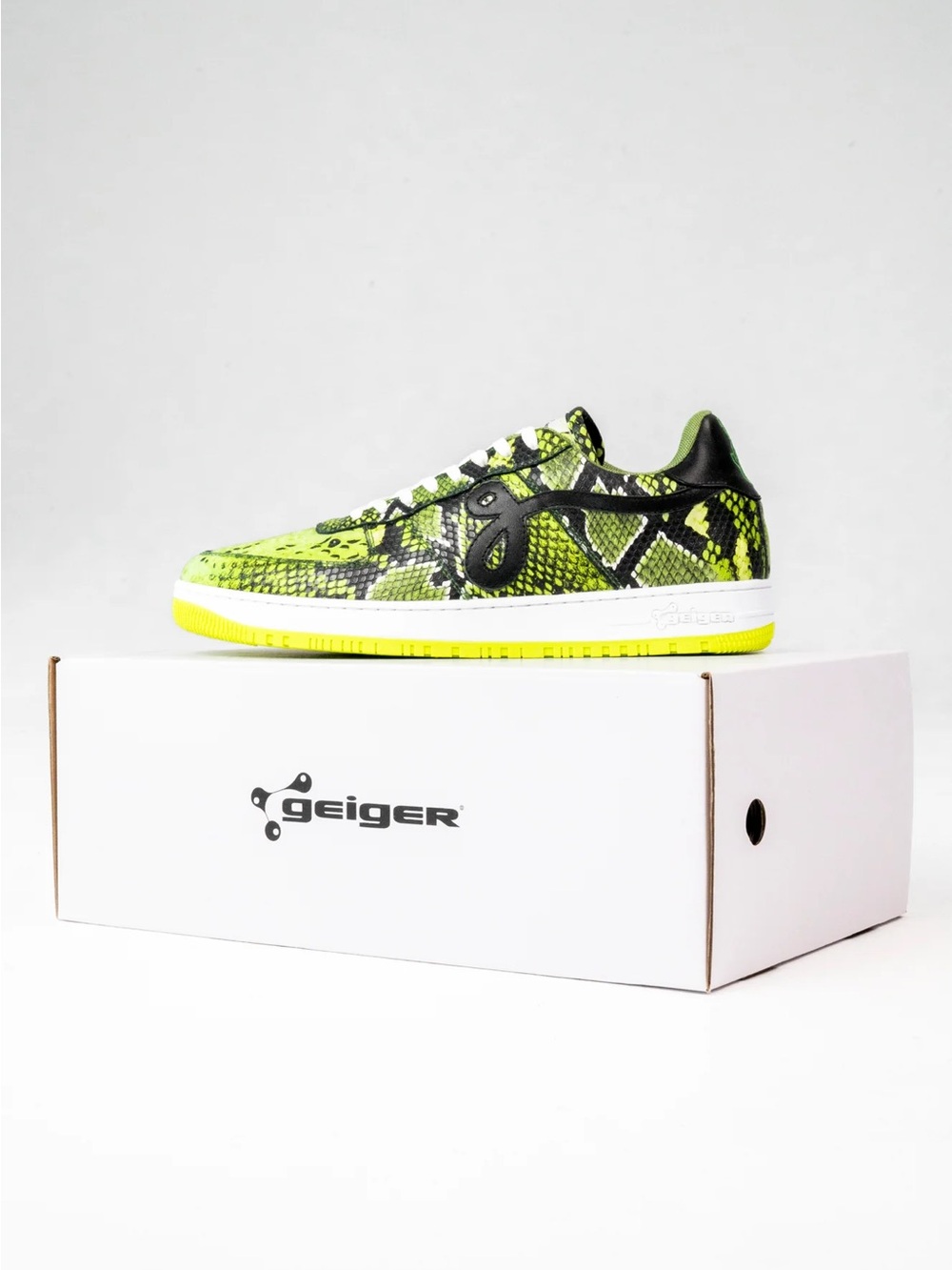 Geiger Men’s Neon Green Snake-Print Sneakers
